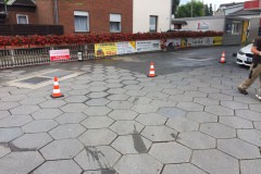 Bodenreinigung einer Tankstelle von ausgelaufenem Diesel